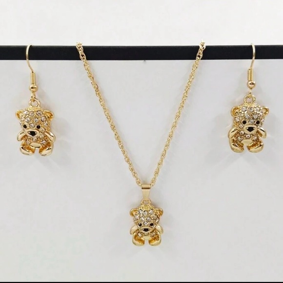 Womens Set Of Teddy Bear Gold Toned Necklace And Earrings New - Picture 3 of 5